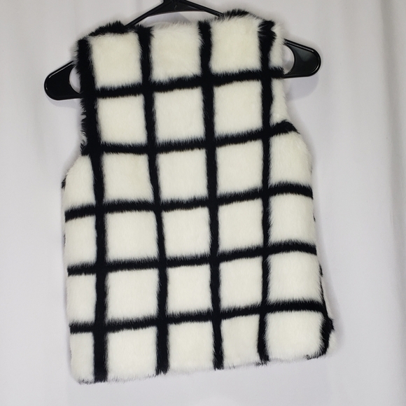 Cherokee Faux Fur Vest Girls 10/12 Black White - Picture 2 of 4